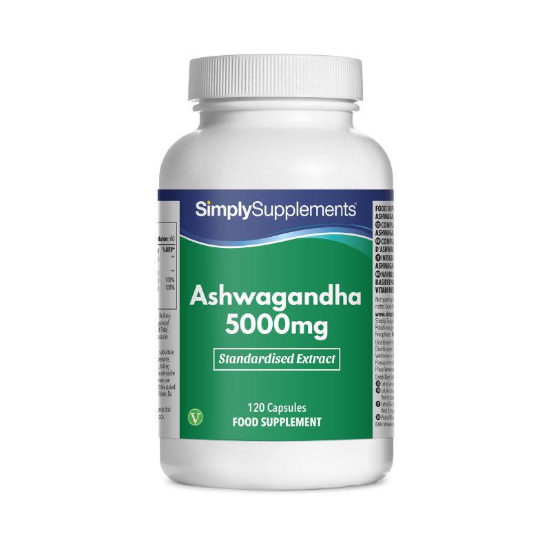 Frasco de suplemento con la etiqueta «Ashwagandha 5000mg Simply Supplements», de color verde sobre fondo blanco.
