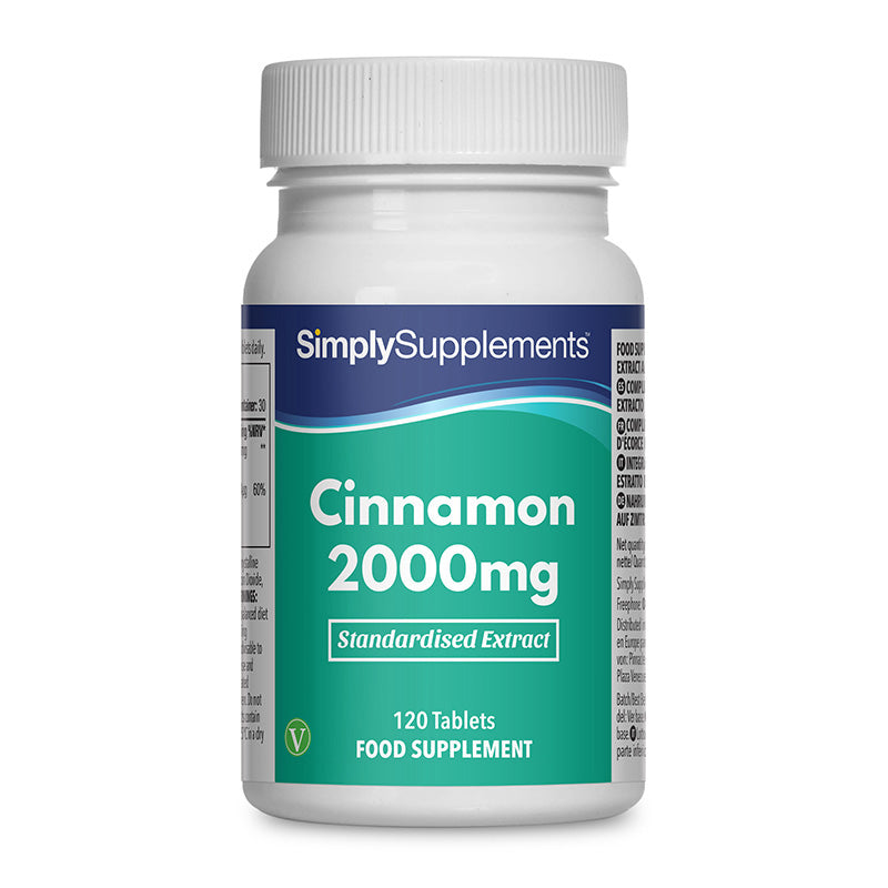 Frasco de suplemento con la etiqueta «Canela 2000mg Simply Supplements», de color verde sobre fondo blanco.
