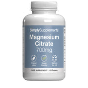 Frasco de suplemento con la etiqueta «Citrato de Magnesio 700mg Simply Supplements», de color gris sobre fondo blanco.
