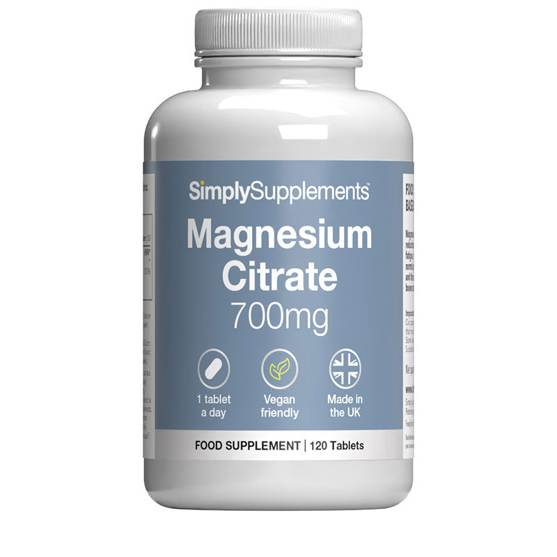 Frasco de suplemento con la etiqueta «Citrato de Magnesio 700mg Simply Supplements», de color gris sobre fondo blanco.
