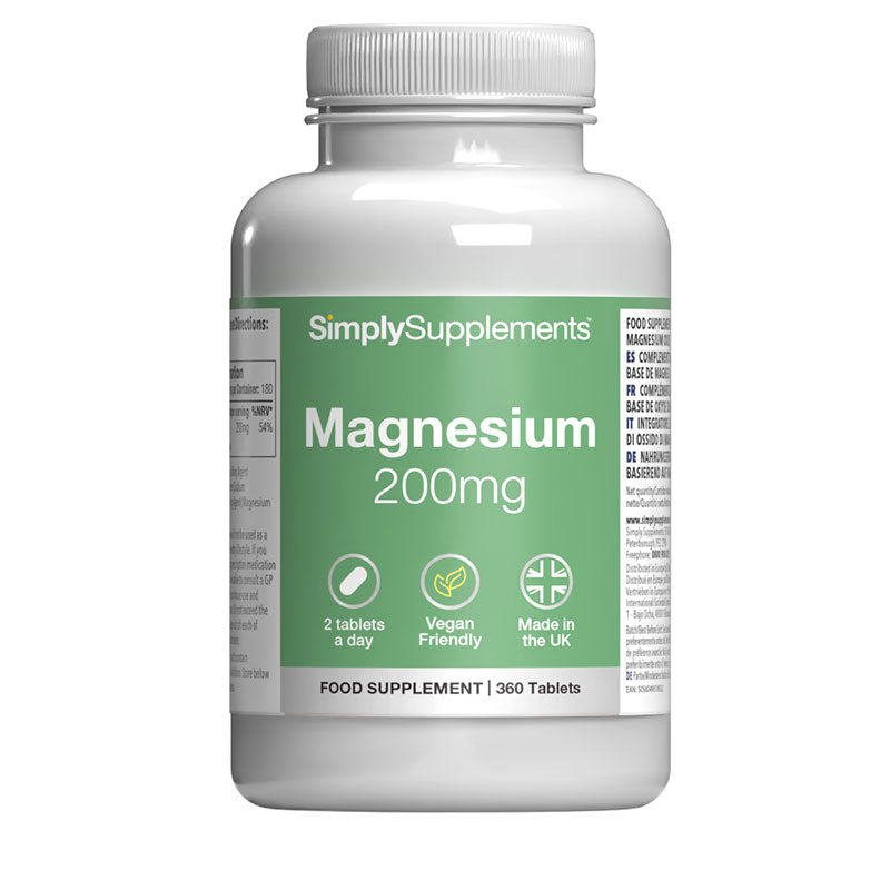 Frasco de suplemento con la etiqueta «Magnesio 200mg Simply Supplements», de color verde sobre fondo blanco.