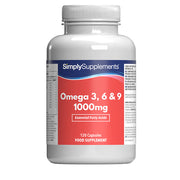 Frasco de suplemento con la etiqueta «Omega 3-6-9 1000 mg Simply Supplements», de color rojo sobre fondo blanco.